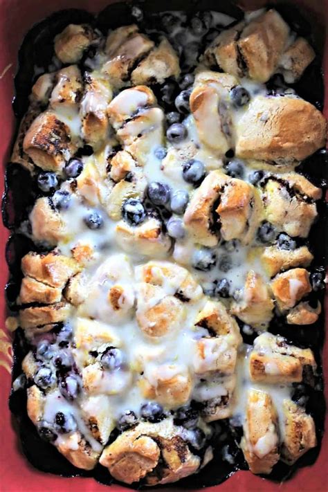 See more ideas about recipes, biscuit recipe, pillsbury recipes. Pillsbury's Blueberry-Lemon Cinnamon Roll Breakfast Bake ...