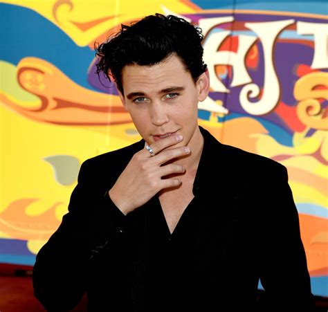 The longtime loves hit the carpet at the event on monday evening (july 22) in hollywood, calif. Hearing Austin Butler speak at the Once Upon a Time in ...