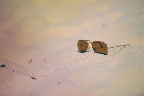 Beach Holiday Sand Summer Sunglasses Vacation 4k Wallpaper