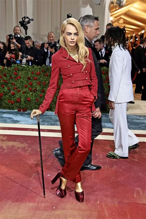 Cara Delevingne Goes Topless At Met Gala As She Rips Off Jacket To
