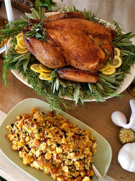 While it may not be as easy to control for seasonings, cooking times, and temperatures, there is one easy way to start off your thanksgiving feast preparation on the right foot: 20 Recipes To Prepare Thanksgiving Turkey