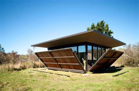 Tiny Modern Cabin Features Glass Walls On The San Juan Islands Modern Cabin Container House