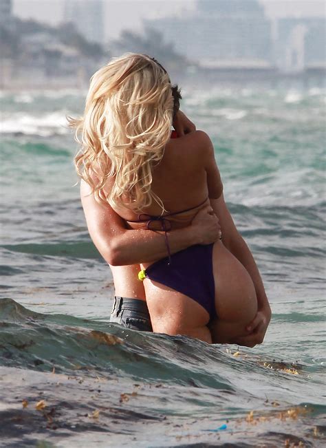 Julianne Hough In Bikini Filming Rock Of Ages In Miami 77 Pics Xhamster