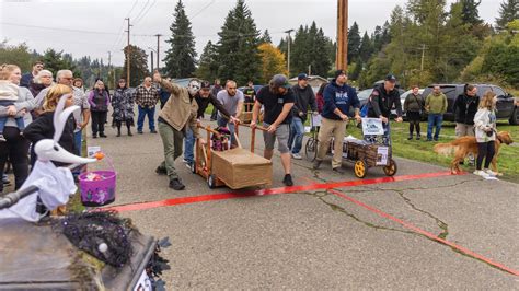 Casket Races Draw Hundreds To Boo Coda Saturday Afternoon Nisqually