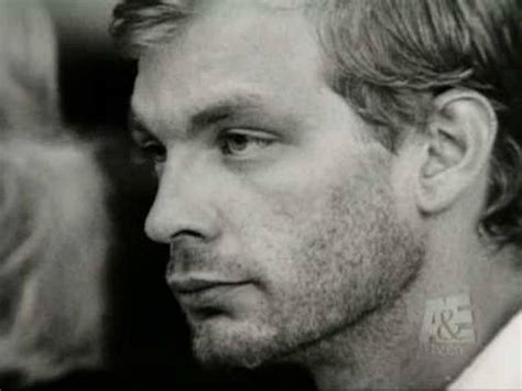 It's a process, it doesn't happen overnight when you depersonalize another person and view them as just an object. La historia de Jeffrey Dahmer, el asesino de Milwaukee ...