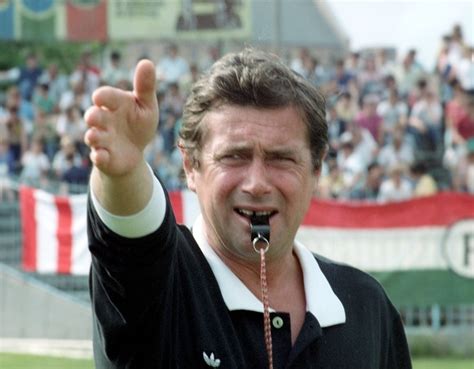 „w adrianna biedrzyńska od lat pojawia się w polskich serialach, w których zasłynęła zarówno w. Piłkarski poker (1988). Wszystko o filmie | Viva.pl