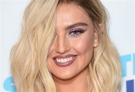 Perrie Edwards Fires Back At Critics With Proof She Doesnt Photoshop
