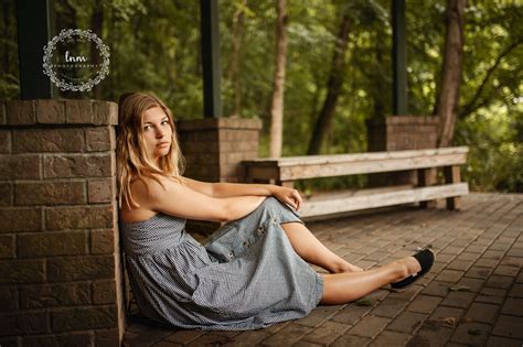 Pin On Senior Sessions By Lnm Photography