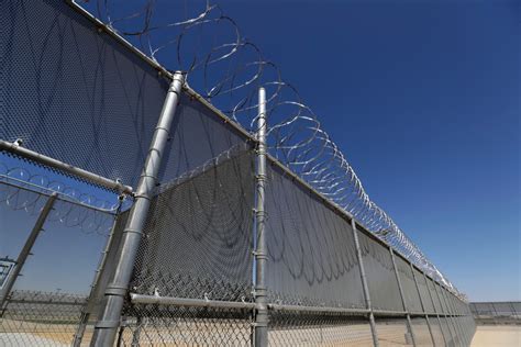 California Pide Revisar Fallo Sobre Prisiones Privadas Independent