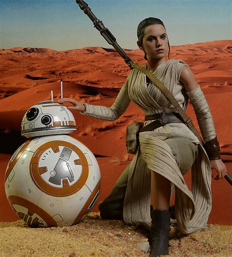 Review And Photos Of Hot Toys Rey Bb 8 Star Wars Sixth Scale Figures