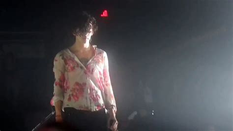 Matty Healy Drunk On Stage During Me Video Dailymotion