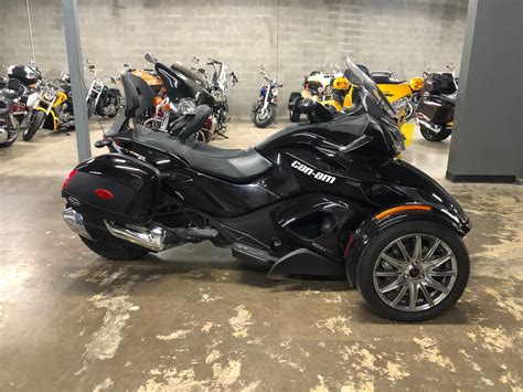 This plug allows me to use my iphone ( gps, music, etc. 2014 Can Am Spyder | American Motorcycle Trading Company ...