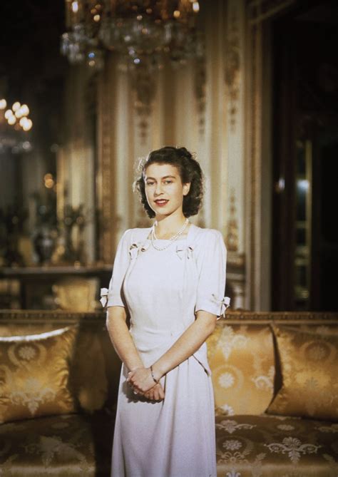 Queen Elizabeth Iis Life Through The Years Photos Image 5 Abc News