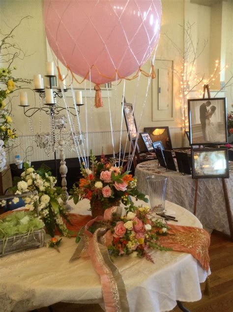 First blow up a balloon until it is slightly this article has been viewed 73,283 times. Pin by Michael Badeaux on Weddings by Alton Florist | Hot ...