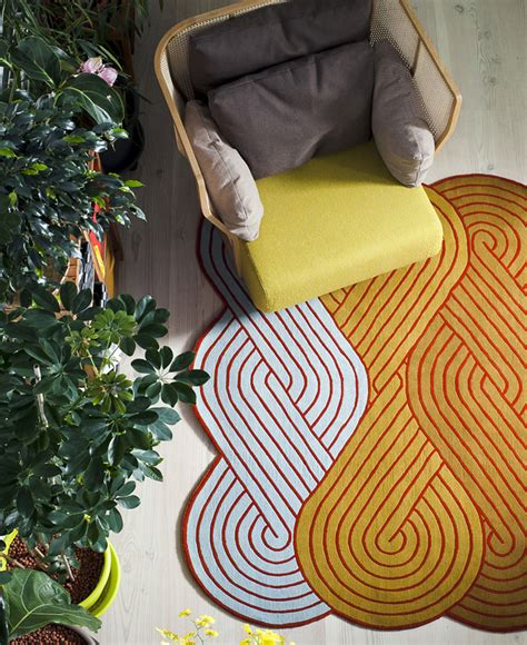 Rug With Strong Graphic Elements Interiorzine