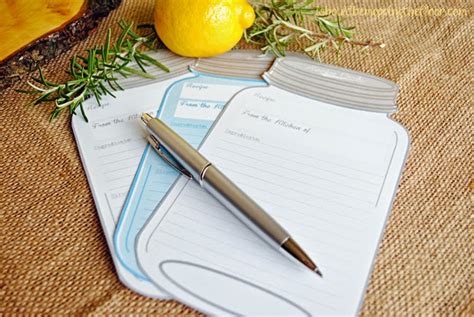 Looking for an easy gift idea for any occasion? Free Printable Mason Jar Recipe Cards | i should be mopping the floor