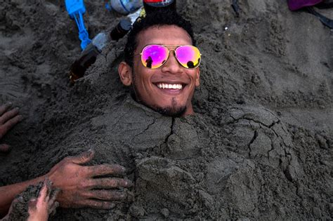 Photos Once Packed Peru Beach Emptied By Virus Outbreak Twin Cities