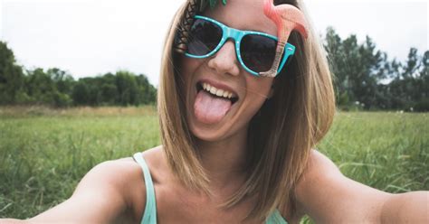 Science Says People Who Take Selfies Are Happier Than People Who Dont