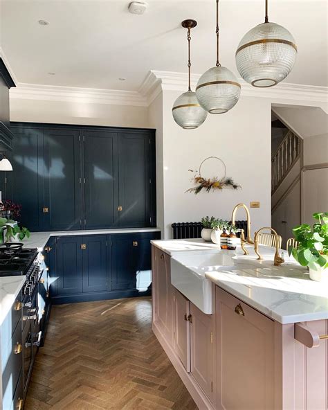 Wait till you see all the fun lemon kitchen decorating ideas and accessories we have for you. Kitchen Decor Inspiration | Navy blue and pink kitchen ...