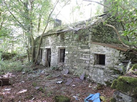 This Derelict Stone Cottage Is For Sale For Just £10000 But It Needs
