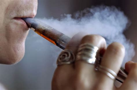 u s vaping related deaths rise to 54 hospitalizations to 2 506