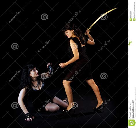 Combat De Deux Femmes Avec Lépée Images Stock Image 16452534