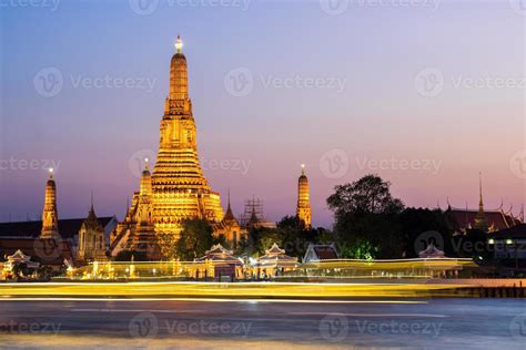 The Temple Of Dawn Wat Arun 748116 Stock Photo At Vecteezy