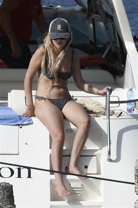 Alluring Millie Bobby Brown In Bikini On Vacation With Boyfriend Jake