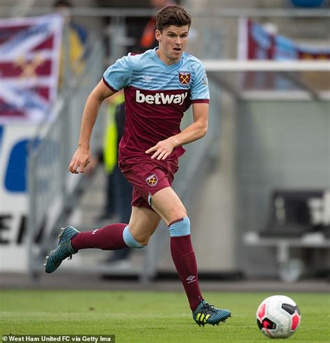 Transfer News Norwich City Sign Sam Byram From West Ham United Daily Mail Online
