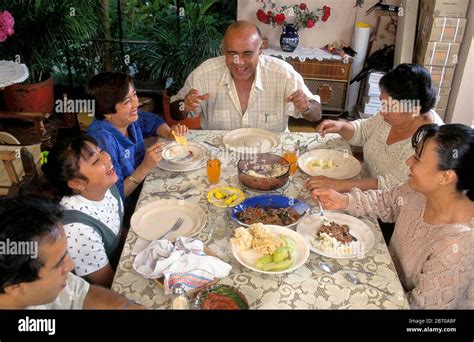 San Miguel De Allende México La Familia Mexicana De Clase Media