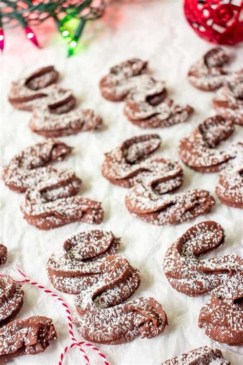 Rate this recipe preheat oven to 350 degrees. Austrian Cookie Recipes : Jam Filled Linzer Cookies Hgtv ...