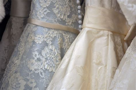 How To Buy A Vintage Wedding Dress Fashion Country And Town House