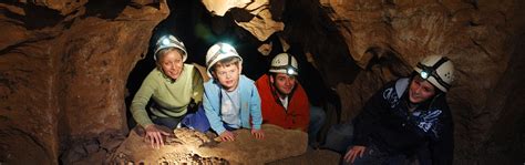Holidays With Kids Blue Mountains Jenolan Caves