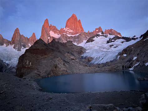 Got Up At 4am To Hike Up 500m For Mt Fitz Roy Alpenglow 100 Worth It