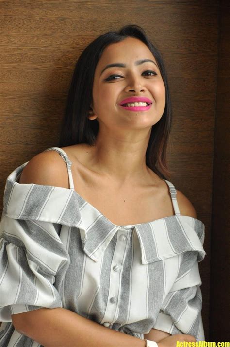 swetha basu prasad photoshoot stills actress album
