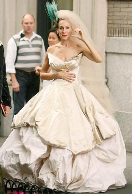 Sarah Jessica Parkers 50 Most Memorable Looks Ever Carrie Bradshaw Wedding Dress Vivienne