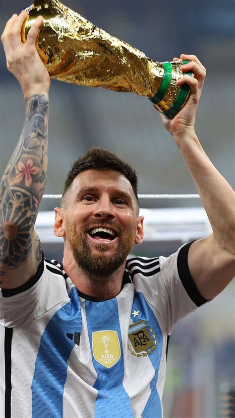 Lionel Messi With World Cup Wallpaper Download Mobcup