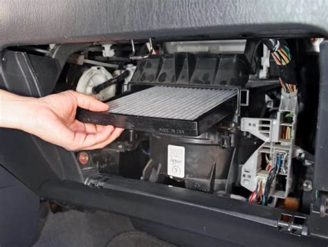 How To Change A Car Cabin Air Filter In Simple Steps Mzw Motor