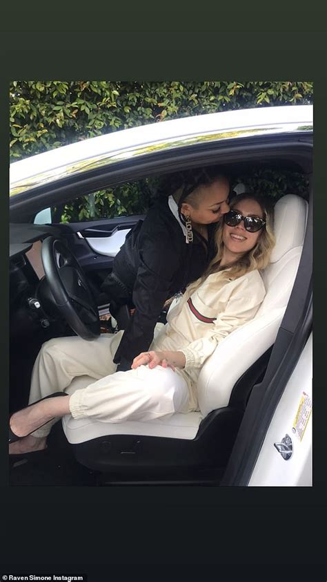 Raven Symone Shares Photos As She Marries Miranda Maday Daily Mail Online
