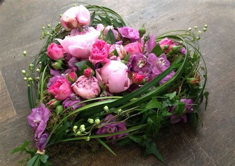 Pin Von Bridget Habetler Auf Hearts And Flowers Blumengestecke