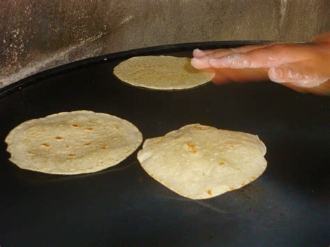 OXTOTITLAN Tortillas de maíz hechas a mano en Oxtotitlán Guerrero
