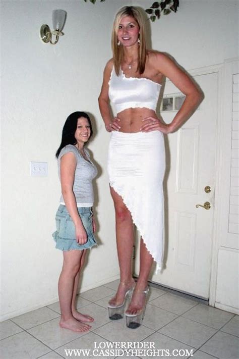 Tall Woman With Tiny Woman By Lowerrider On Deviantart Tall Women Tiny Woman Women