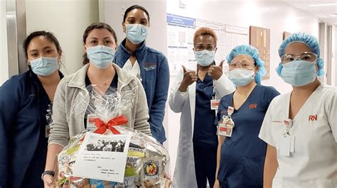 What Color Scrubs Do Nurses Wear At New York Presbyterian White Infees