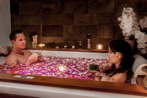 Honeymoon Couple Treatment At Anjali Spa