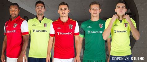 The new sc braga kits were launched on friday with modeling from current players alan, éder and sporting braga's egyptian forward ahmed hassan celebrates a goal during the uefa europa. Sporting Braga 15-16 Kits Released - Footy Headlines