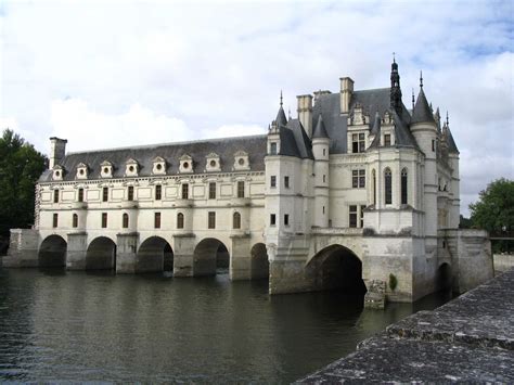 France's Loire: Valley of a Thousand Châteaux by Rick Steves