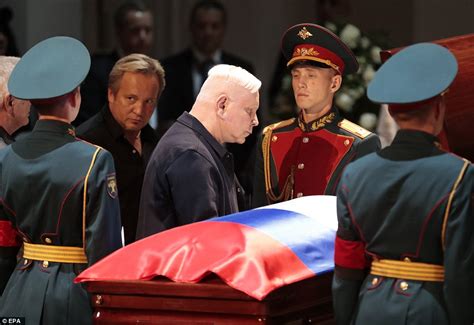 Vladimir Putin Leads Mourners At Moving Funeral Of Soviet Sinatra