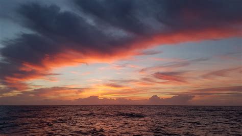 무료 이미지 일몰 구름 수평선 잔광 바다 해돋이 아침에 붉은 하늘 대양 저녁 황혼 물 고요한 소리