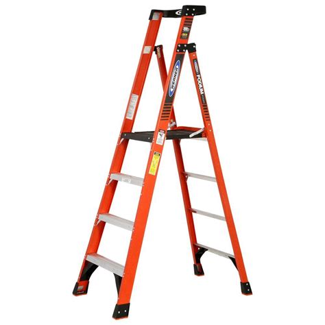 Werner 10 Ft Reach Fiberglass Podium Ladder With 300 Lb Load Capacity