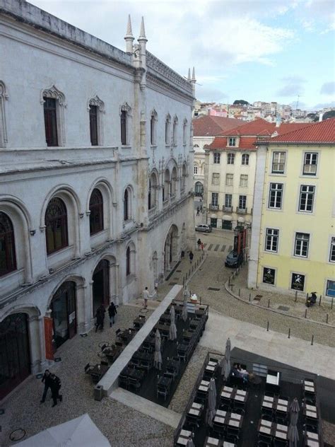 Guia das melhores esplanadas e vistas sobre lisboa. Estação do Rossio, Esplanadas Lisboa. Portugal | Lisboa portugal, Portugal, Lisboa